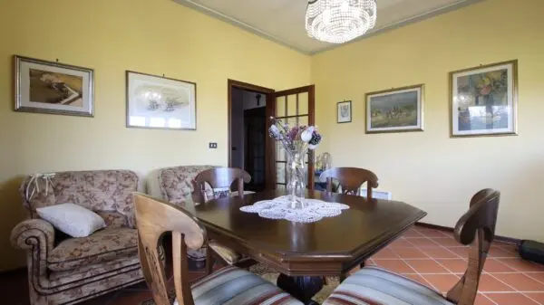 Villa Trifamiliare via Vecchia Pesciatina In Gragnano, Lucca