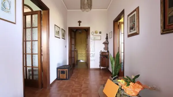 Villa Trifamiliare via Vecchia Pesciatina In Gragnano, Lucca