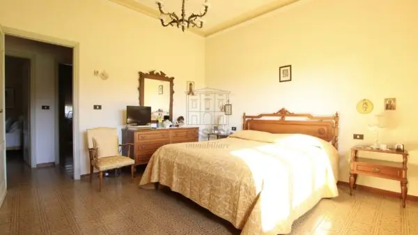 Villa Trifamiliare via Vecchia Pesciatina In Gragnano, Lucca