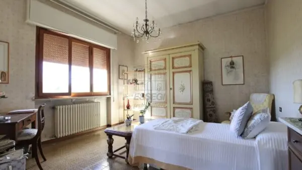 Villa Trifamiliare via Vecchia Pesciatina In Gragnano, Lucca