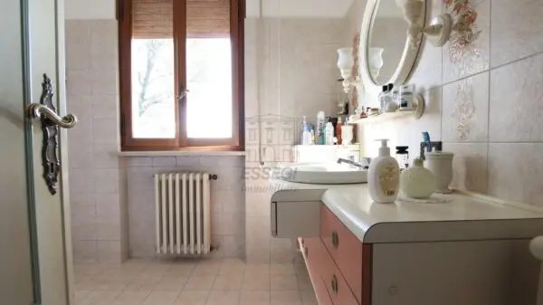 Villa Trifamiliare via Vecchia Pesciatina In Gragnano, Lucca