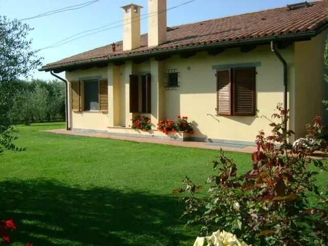 Immagine per Villa trifamiliare in vendita a Ameglia via Xxv Aprile