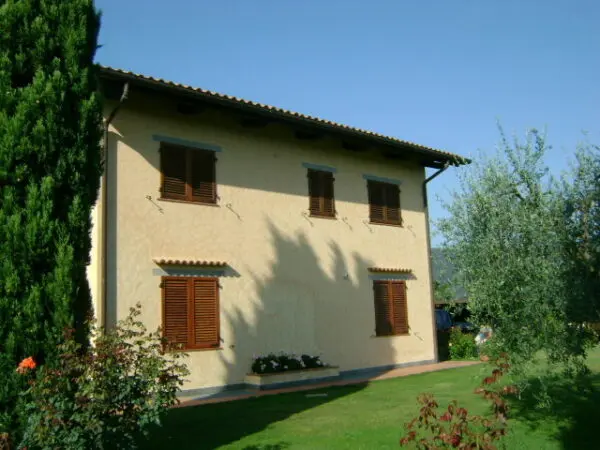 Villa Trifamiliare via Xxv Aprile, Ameglia