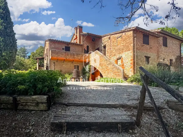 Casale via Dei Partigiani, Castiglione Del Lago