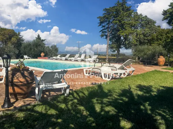 Casale via Dei Partigiani, Castiglione Del Lago