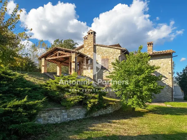 Casale via Frazione Crocefisso, Todi