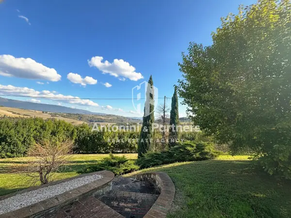 Casale via Frazione Crocefisso, Todi