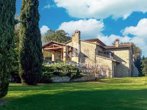 Casale via Frazione Crocefisso, Todi