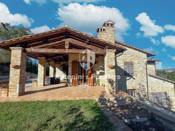 Casale via Frazione Crocefisso, Todi