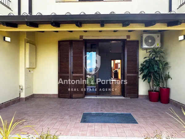Villa A Schiera strada Provinciale 418, Todi