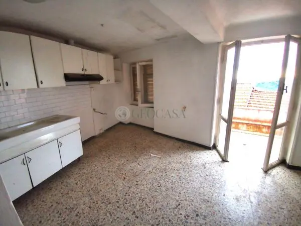 Porzione Di Casa Follo