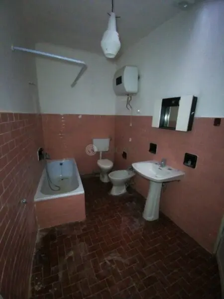 Porzione Di Casa Follo