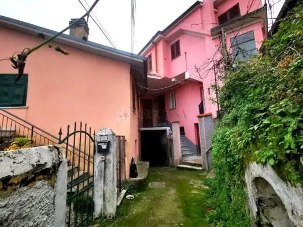 Monolocale via Rocchetta 9, Follo