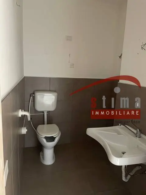 Immagine per Locale Commerciale in vendita a Siracusa via tevere 51