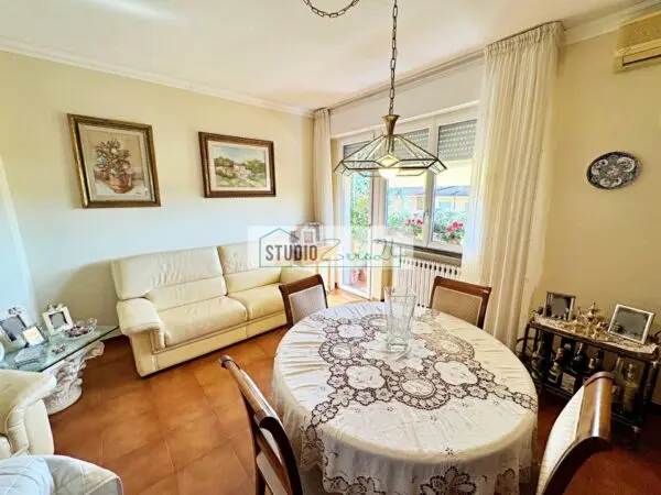 Appartamento via Calabria, Pietrasanta