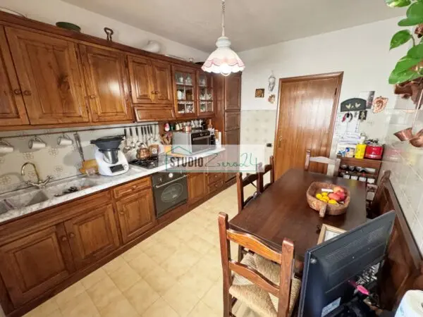 Appartamento via Calabria, Pietrasanta