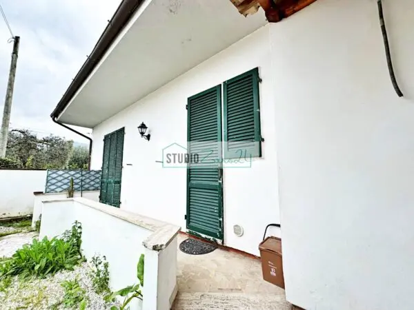 Casa Indipendente via Cugnia, Seravezza