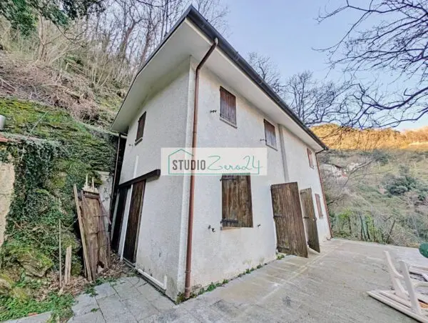 Casa Indipendente via Volegno, Stazzema