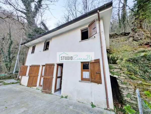 Casa Indipendente via Volegno, Stazzema