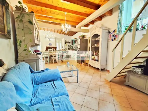 Appartamento via Pancola, Seravezza