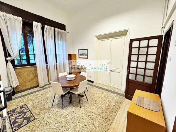 Villa via Capriglia, Pietrasanta