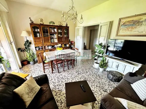 Appartamento via Pisanica, Pietrasanta