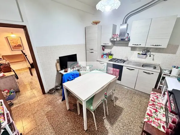 Appartamento via Roosevelt, Seravezza