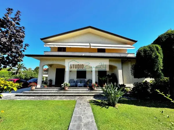 Villa via Olmi, Forte Dei Marmi