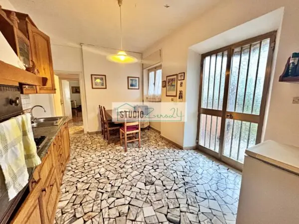 Villa via Guglielmo Marconi, Pietrasanta