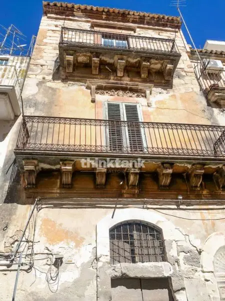 Villa via Annunzio Cervi, Ragusa
