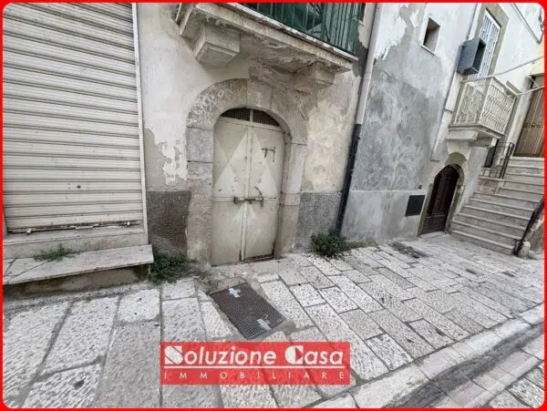 Locale Commerciale via Sabina, Canosa Di Puglia