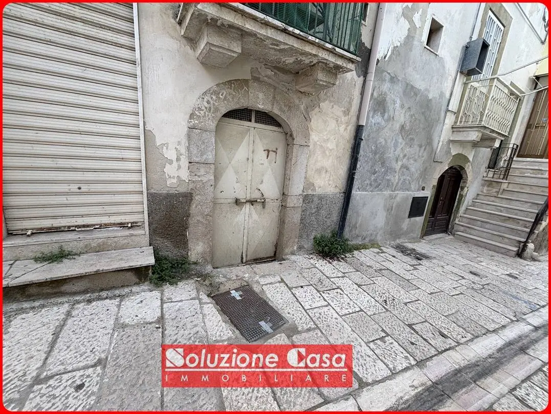 Immagine per Locale Commerciale in vendita a Canosa di Puglia via Sabina 