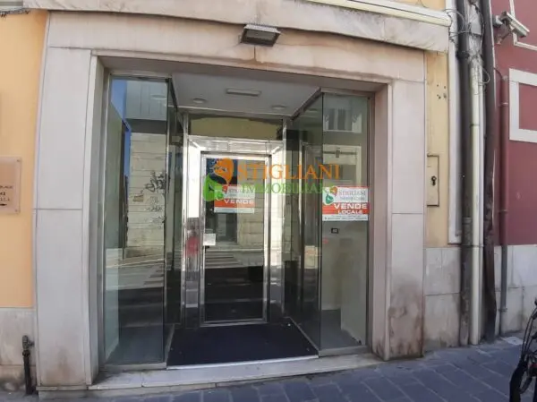 Locale Commerciale via Mazzini, Campobasso