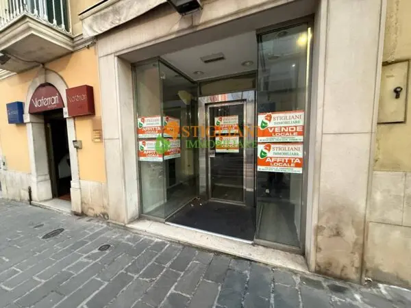 Locale Commerciale via Mazzini, Campobasso