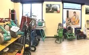 Negozio lungo Dora Napoli 26, Torino