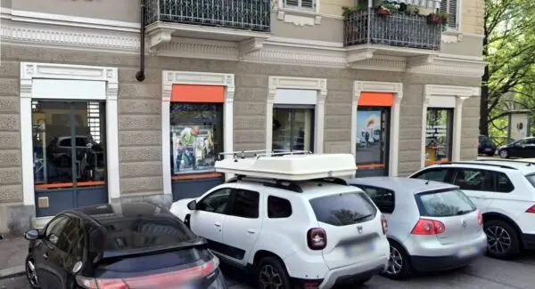 Negozio lungo Dora Napoli 26, Torino
