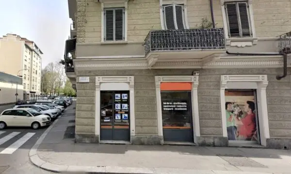 Negozio lungo Dora Napoli 26, Torino
