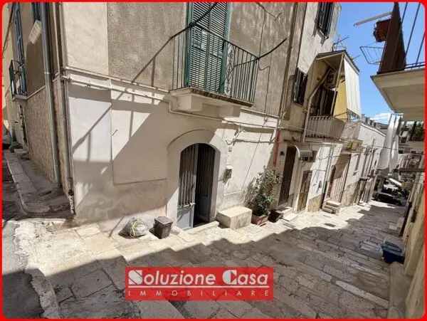 Casa Indipendente via Potenza 14, Canosa Di Puglia