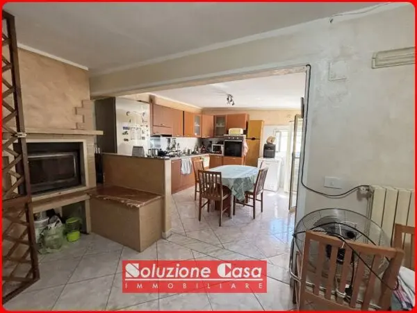 Casa Indipendente via Potenza 14, Canosa Di Puglia