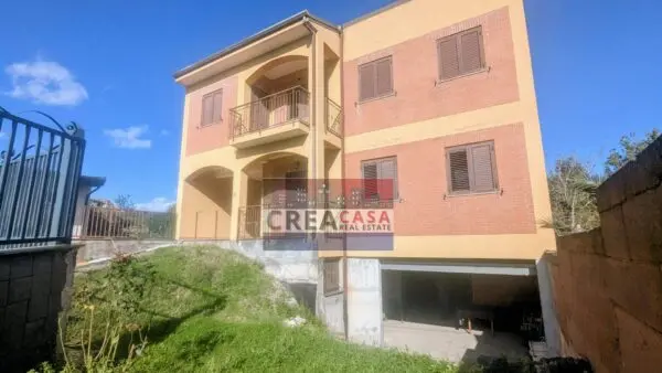 Villa via Albero San Filippo, Piedimonte Etneo