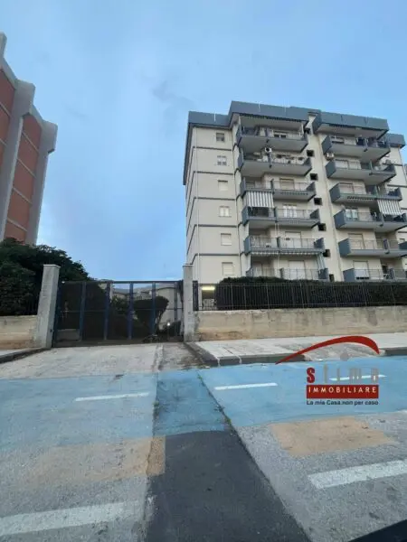 Magazzino via Barresi 9, Siracusa