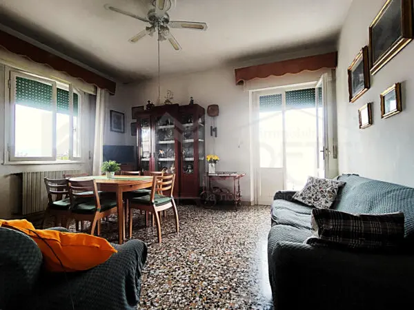 Appartamento viale Mameli, Livorno
