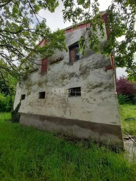 Villa Trifamiliare via Barchio 2, Cupramontana