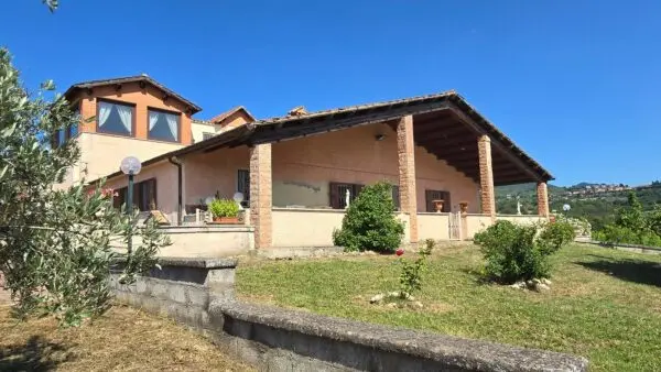 Villa Trifamiliare via Pilli Snc, Montecchio