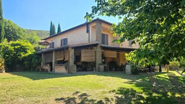 Casale via San Bartolomeo 1, Montecchio