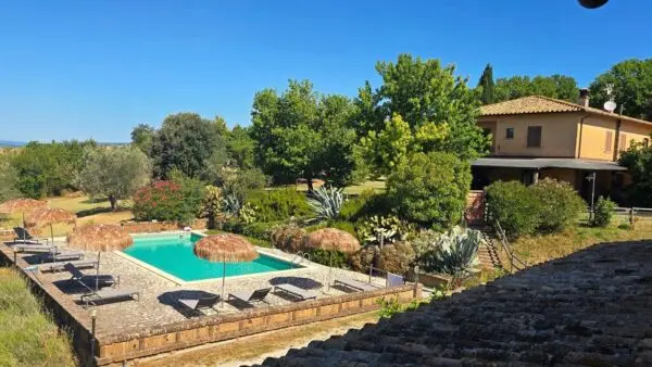 Casale via San Bartolomeo 1, Montecchio