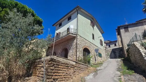 Villa via Sasso Grosso 2, Montecchio