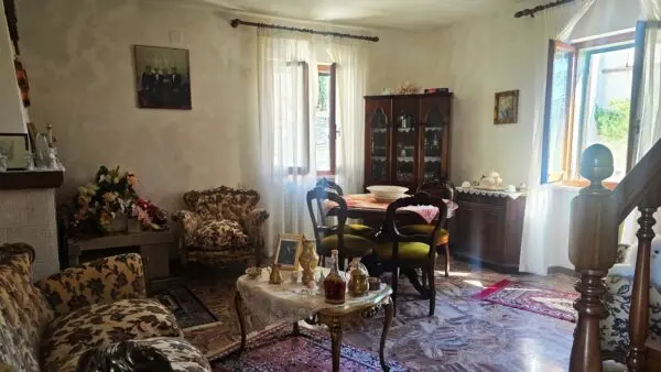 Villa via Sasso Grosso 2, Montecchio