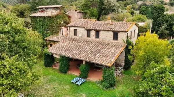 Casale via Ss 448, Baschi