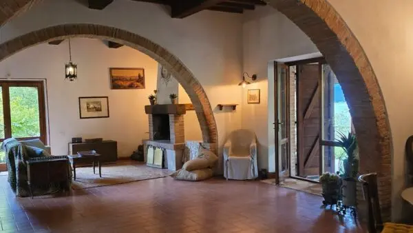 Casale via Ss 448, Baschi
